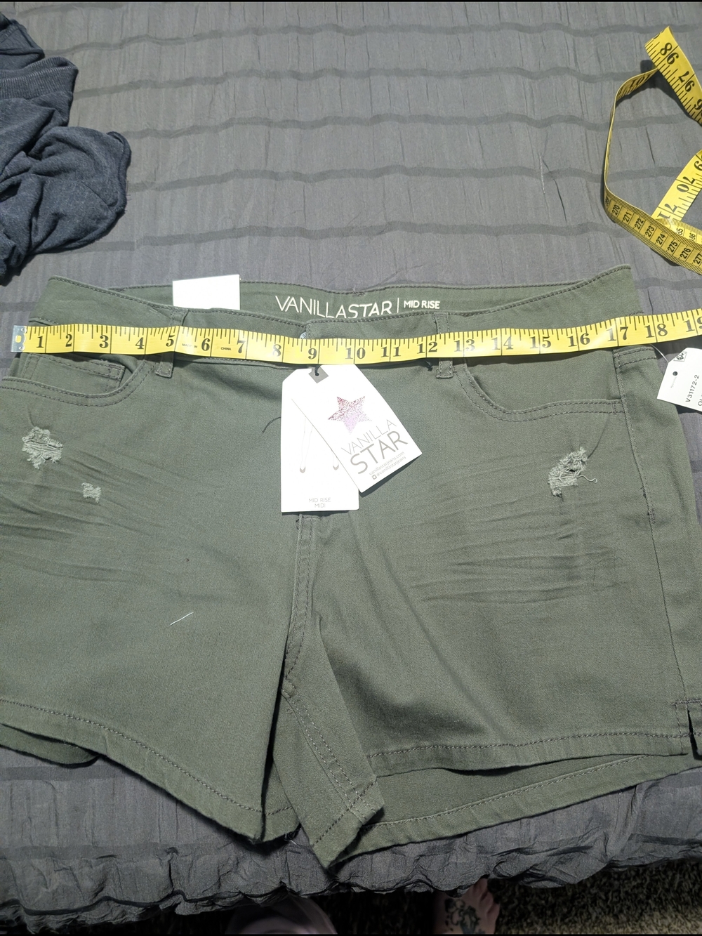 Vanilla Star Olive Green Casual Shorts